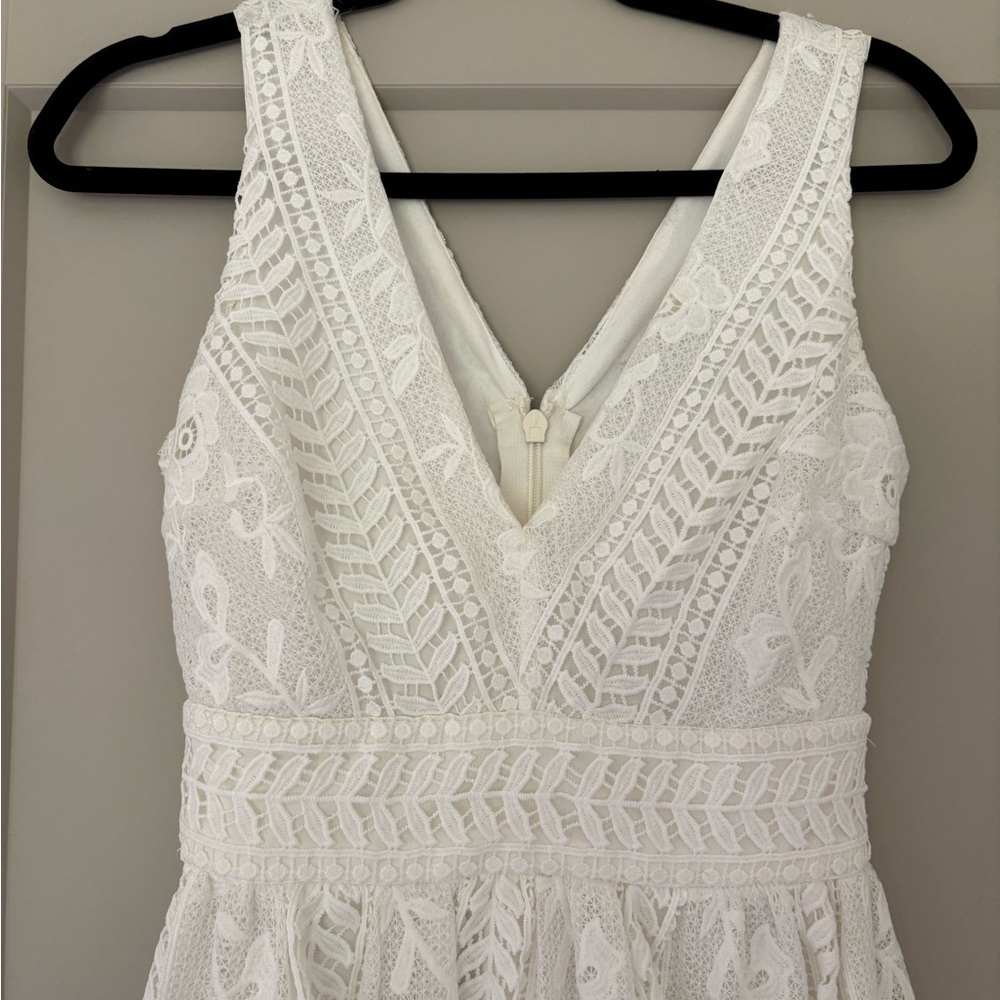 Lulu's White V-Neck Lace Midi Dress with Scalloped Hem Size XS - Picture 8 of 12